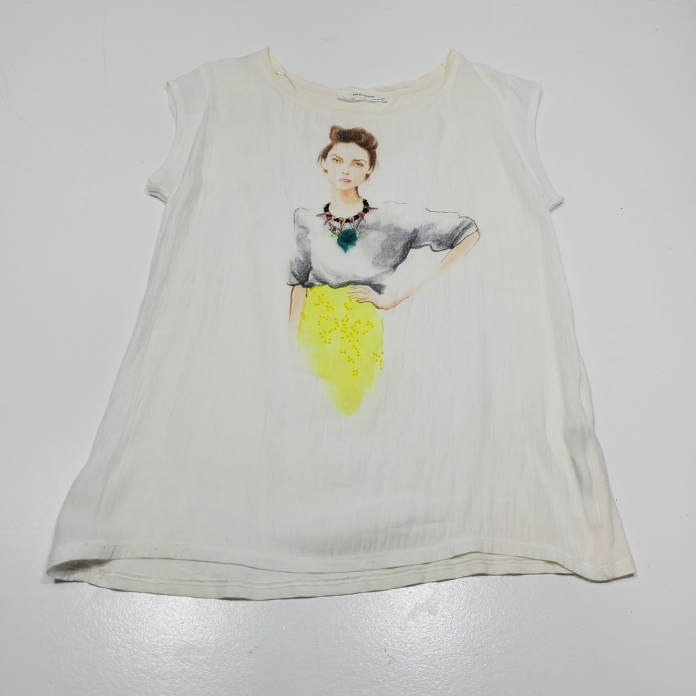 Zara Women White Short Sleeve Tee Medium with Graphic Print Lightweight Crewneck